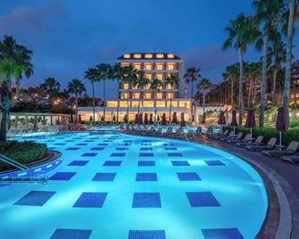 Trendy Palm Beach - Side - Pool