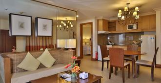 Crown Regency Suites Mactan - Lapu-Lapu City - Living room