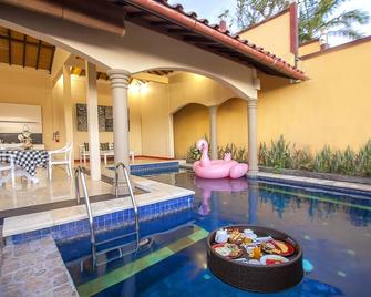 The Beverly Hills Bali a Luxury Villas & Spa - South Kuta - Havuz
