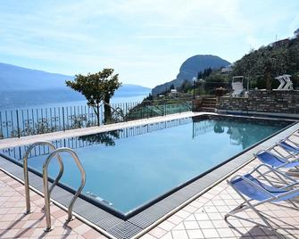 Casa Elka Residence Lake view and pool by Garda Domus Mea - Campione del Garda - Pool