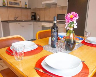 Sunny Day Holiday Apartment - Interlaken - Spisestue