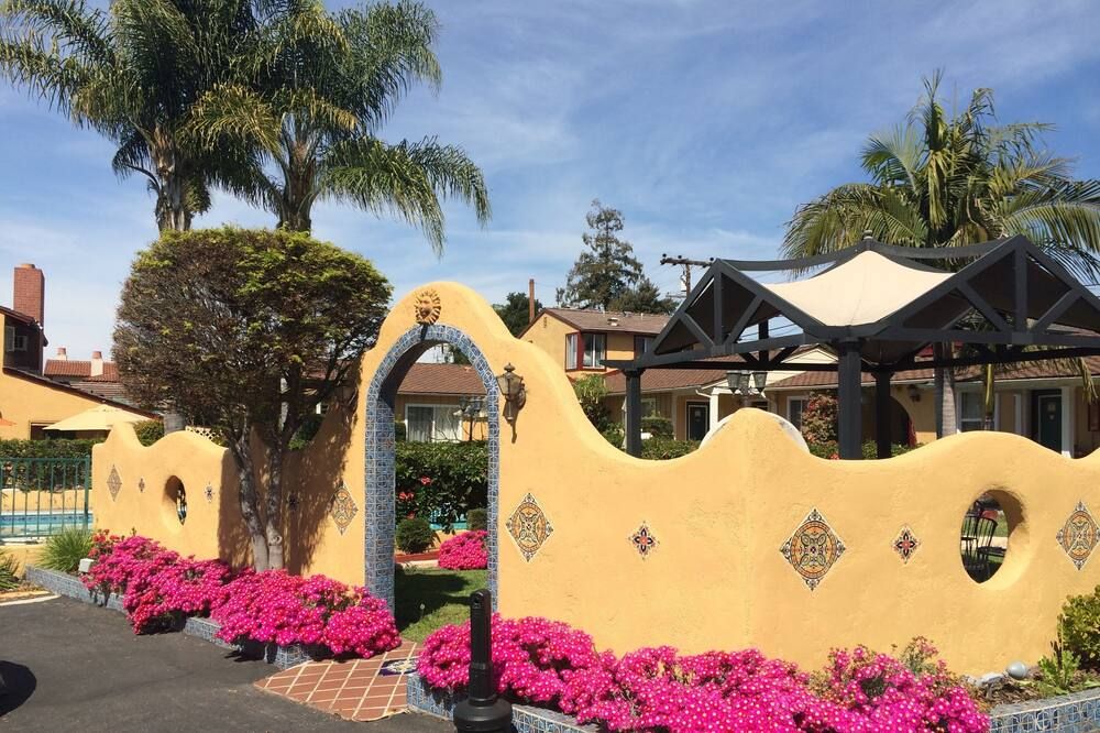 Oasis Inn and Suites - Santa Barbara - Vista esterna