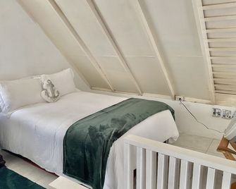 Betta A Yaad Ocean View Villa, New upgrades - Negril - Habitación