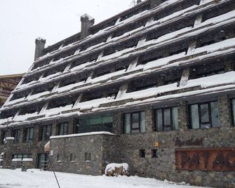 Yomo Patagonia - La Massana - Edificio