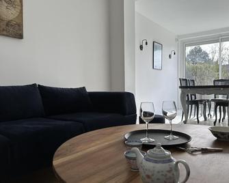 Maison rénovée avec jardin clos, proche du centre historique, idéale pour famille ou télétravail - FR-1-489-439 - Moulins - Wohnzimmer