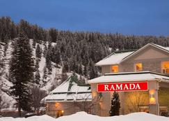 Ramada Limited Golden - Golden - Toà nhà