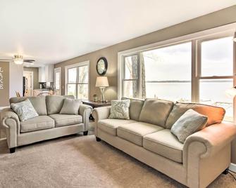 Pine River Lake Home with Boat and Kayak Rentals! - Pine River - Sala de estar