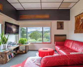 Kookaburra Lodge - Jindabyne - Living room