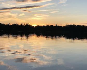 Alexandria Bay Waterfront Cottage With Private Dock! - Redwood - Outdoors view