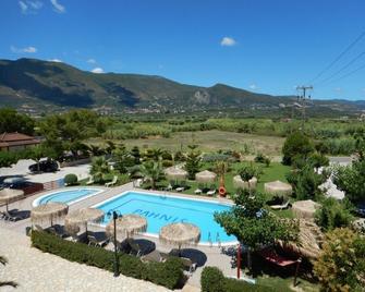 Pahnis Studios - Alikanas - Piscină