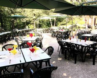 Les Balcons De Canigou - Vernet-les-bains - Restaurace