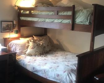 Come to the coolest town in the Bay Area - Fairfax - Bedroom