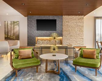 Fairfield by Marriott Inn & Suites Kansas City at The Legends - Kansas City - Lobby