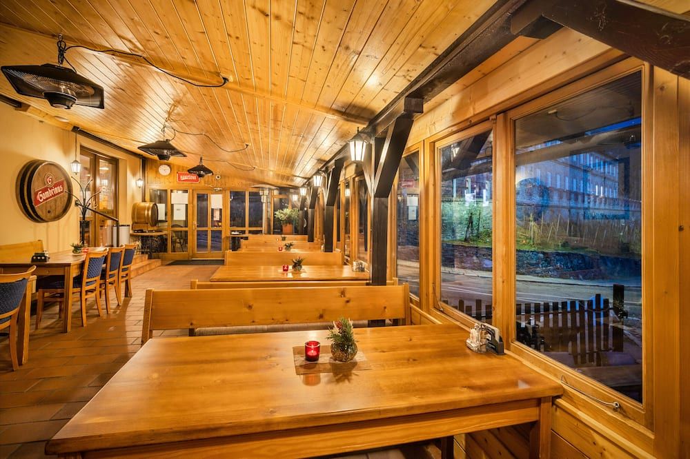Zavis z Falkenstejna - Hluboká nad Vltavou - Restaurant