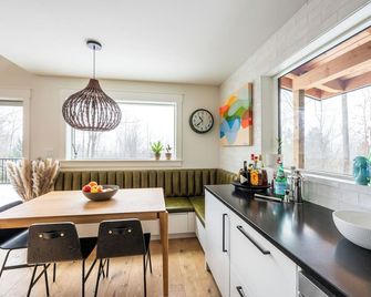 Beaver Valley Chalet For Summer, Spring & Fall – Sauna, Hot Tub, 4br/7 Beds, 3ba - Markdale - Dining room