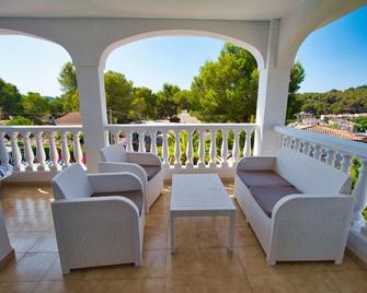 Apartamentos Atalaya Bosque - Calvia - Balkón
