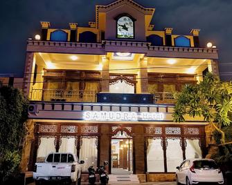 Samudra Hotel - Jepara - Gebouw