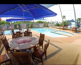 Rainbow Bay Beach & Dive Resort - Siquijor - Piscina