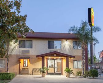 Super 8 by Wyndham Selma/Fresno Area - Selma - Gebouw