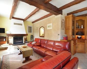 Villa charmante à Saint-Didier avec piscine privée - Saint-Didier - Living room