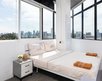 Sky Hotel Phnom Penh - Rooms & Apartments - Free Laundry - Nom Pen - Habitación