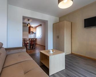 Bed & Breakfast Dosen - Baška - Living room