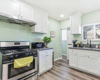 Prime location Close to Downtown LA 2 bed 1 bath Kingsize Bed Private Entry! 17 - Alhambra - Cozinha