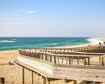 เดอะ ออริจินัล ซิตี้, โรงแรม เลอ ล็อดจ์ - องเดรอ - ชายหาด