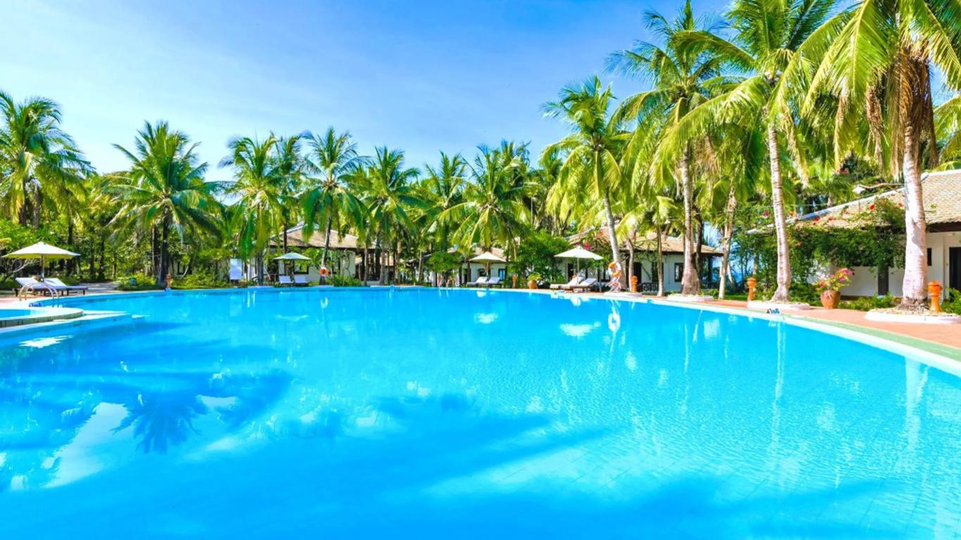Lang Co Beach Resort