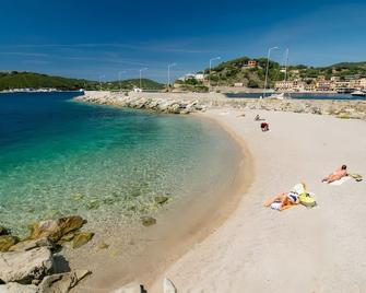 Appartamento Il Giardinetto - Porto Azzurro - Beach