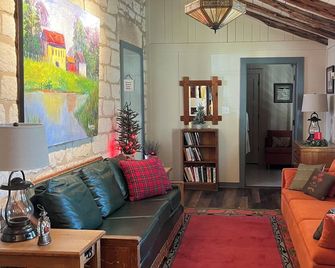 NEW! Historic Guest Home on Main - Heart of Town - Salado - Living room