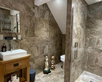 Acorn Cottage, Little Howle Farm. Luxury Holiday Cottages near Ross on Wye - Ross-on-Wye - Bathroom