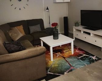 Vandrarhemmet Eken - Eksjo - Wohnzimmer