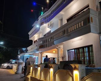 Moon Waves Beach Resort - Varkala - Building