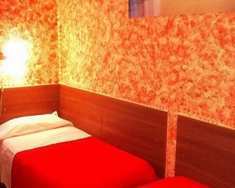 Hotel Ariosto Centro Storico - Reggio nell'Emilia - Bedroom