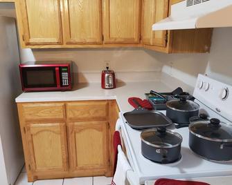 Rare Find! Centrally Located !! - Edinburg - Kitchen