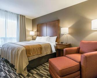 Comfort Inn & Suites Edmonton International Airport - Nisku - Bedroom