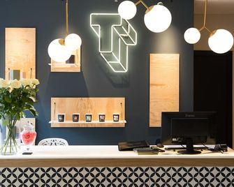 T Boutique Hotel - Arcachon - Rezeption