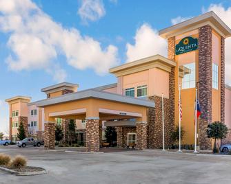 La Quinta Inn & Suites by Wyndham Monahans - Monahans - Building