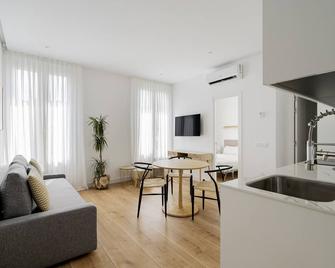 apartamento reformado en el retiro de alquiler temporal - Madrid - Soggiorno