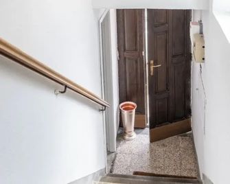 La casa dei Nonni - San Giorgio Lucano - Stairs