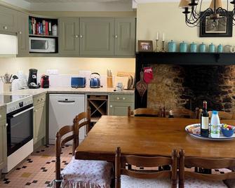 Dream Country Farmhouse with Private Pool & Garden for families & fast free WiFi - Tremolat - Cocina