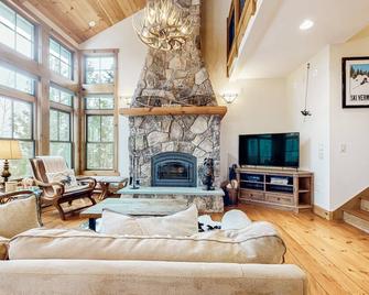 Vermont Mountain Chalet - Stratton - Living room
