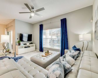 Near Disney! Private Pool + Mario Kids' Room - Davenport - Wohnzimmer
