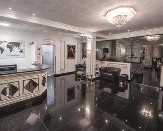 Hotel Maria Theresia - Mayrhofen - Lobby