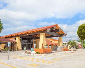 Days Inn Uvalde - Uvalde - Gebäude