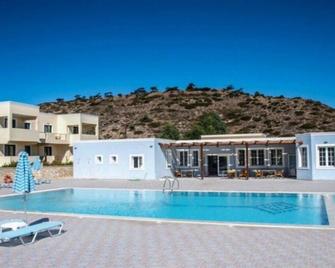 Diakonis - Karpathos - Piscina