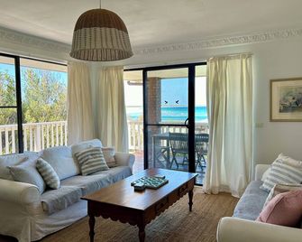 Chaudiere Beach House - Augusta - Living room