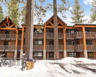 Sierra Pines Retreat Sleeps 6! - Incline Village - Building