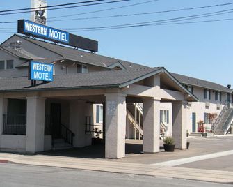 Western Motel - Salinas - Toà nhà